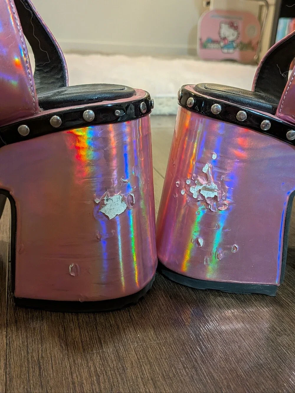 Demonia sz. 8 'Camel 102' holographic pink platform sandals